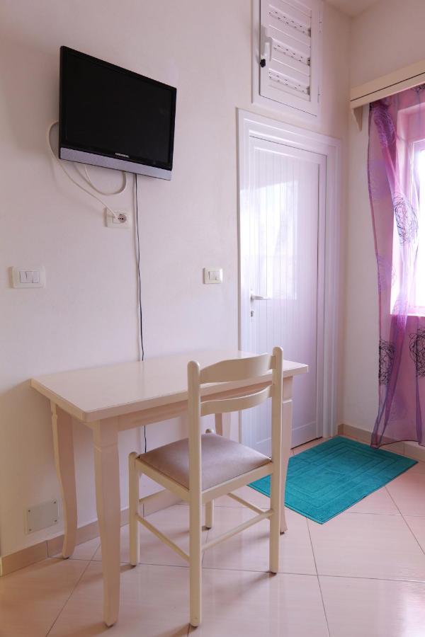 Vila Fredi Ksamil Bagian luar foto