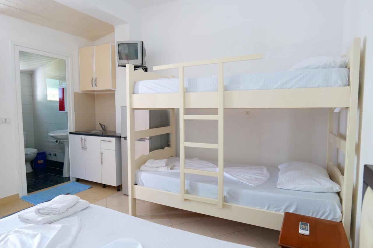 Vila Fredi Ksamil Bagian luar foto