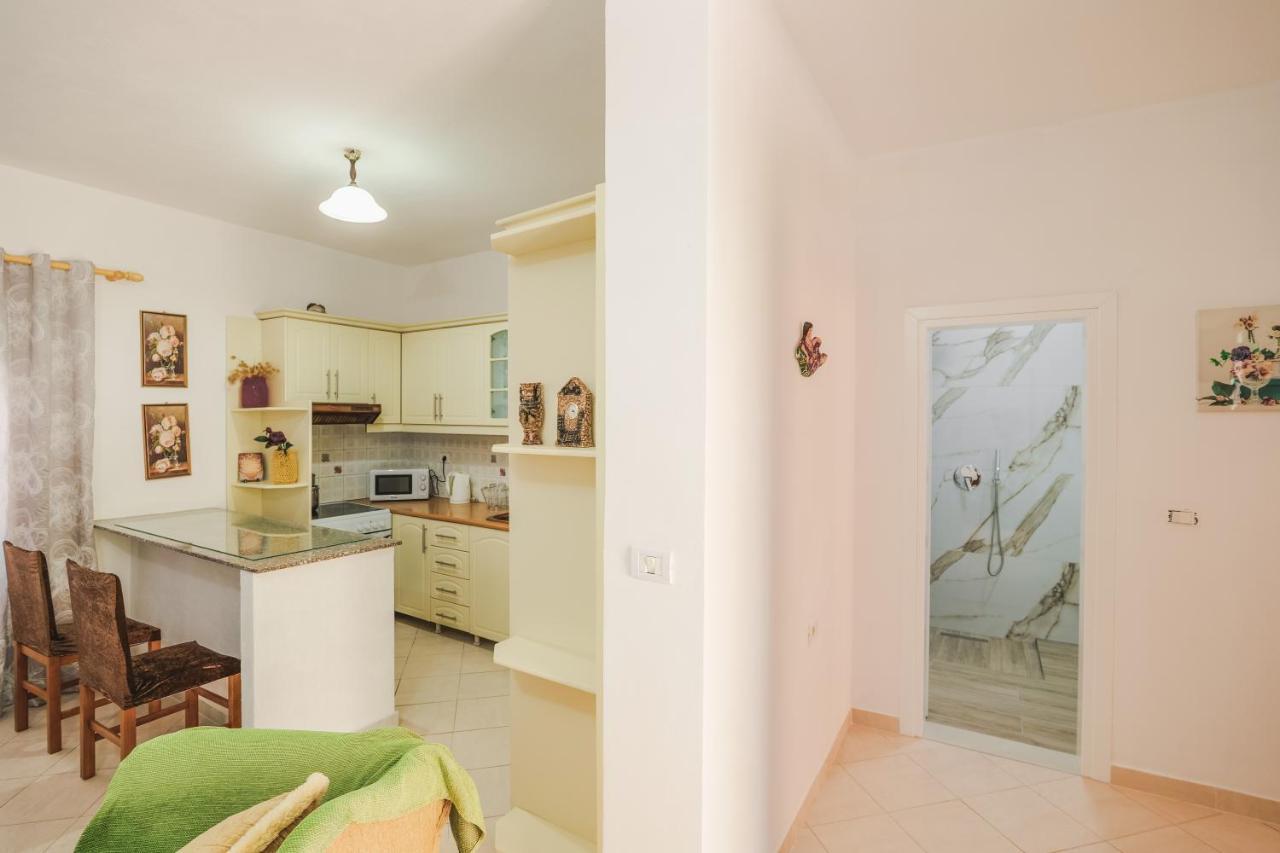 Vila Fredi Ksamil Bagian luar foto