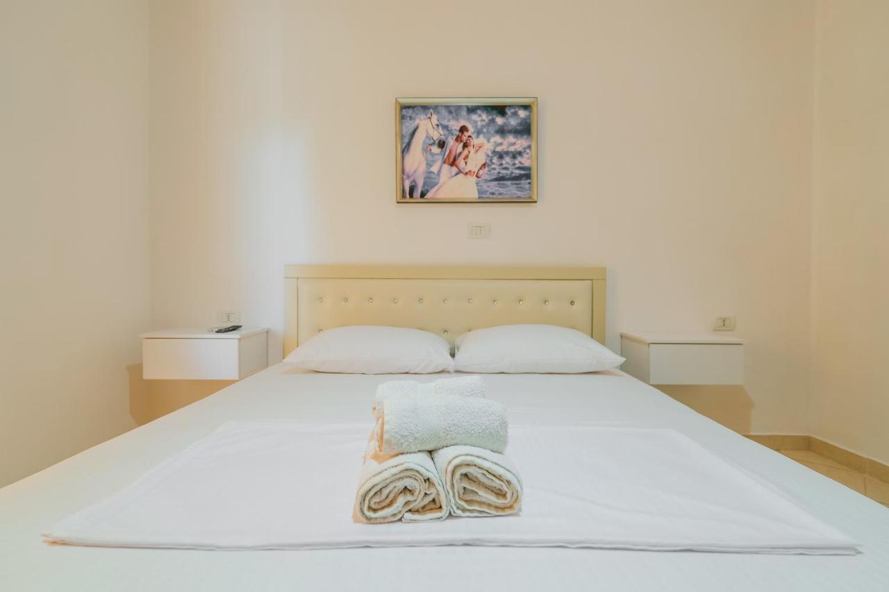 Vila Fredi Ksamil Bagian luar foto