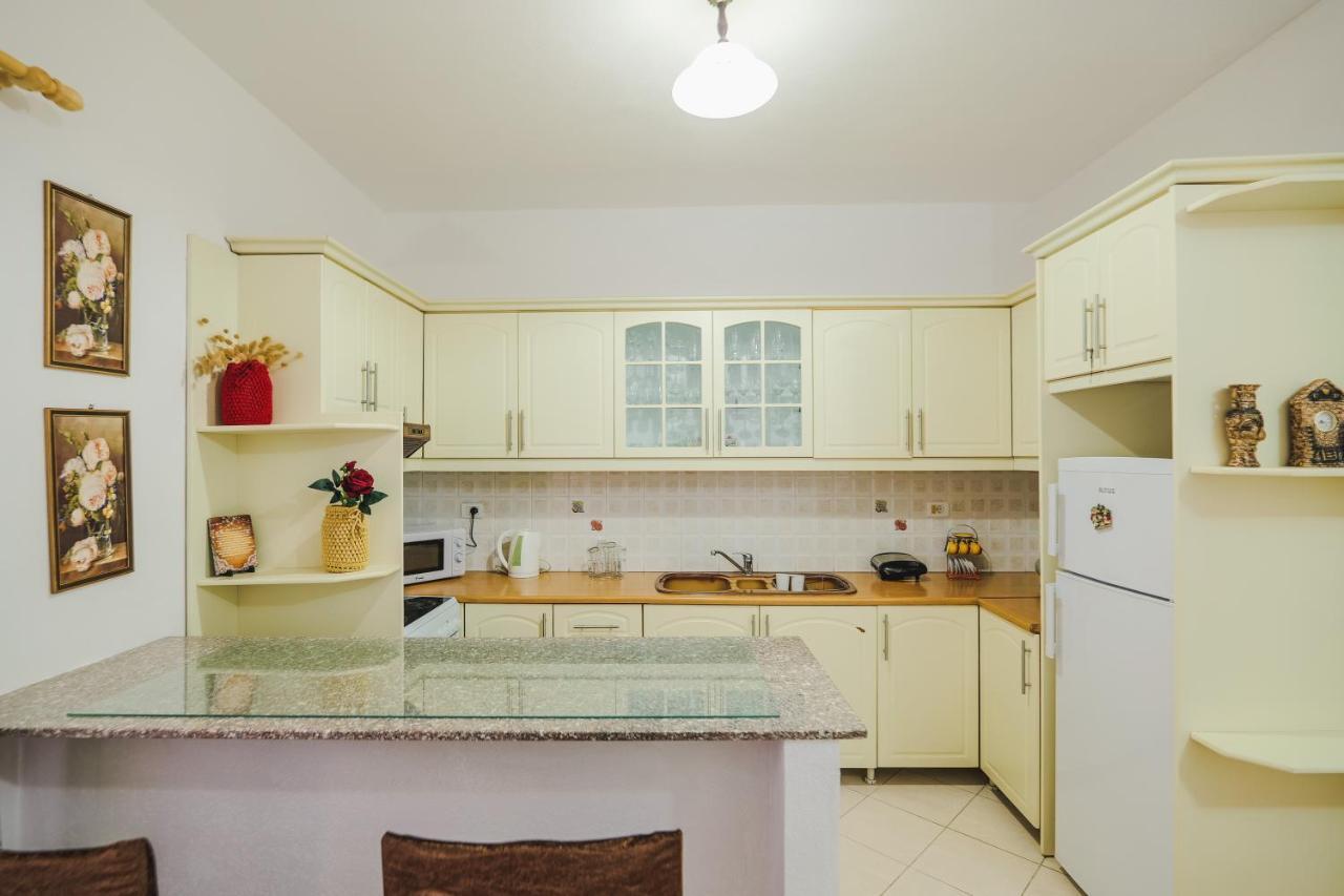 Vila Fredi Ksamil Bagian luar foto